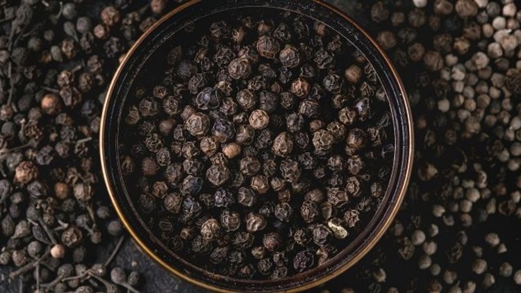 Health Benefits Of Black Pepper: Here's What Many People Don't Know ...