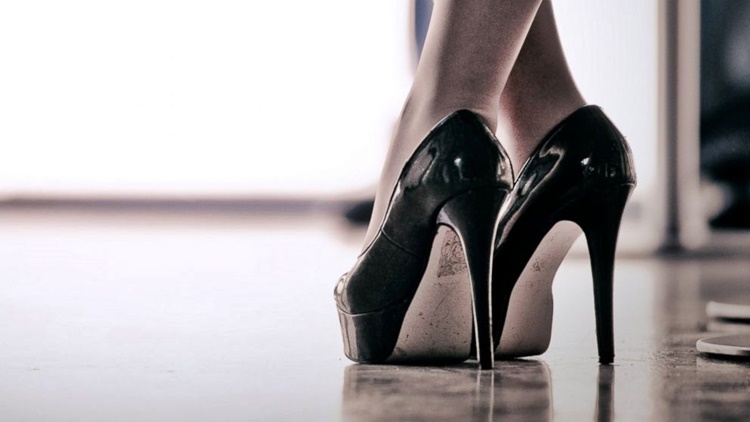 High Heels Shoes - How Do Wearing High Heels Affects The Body?