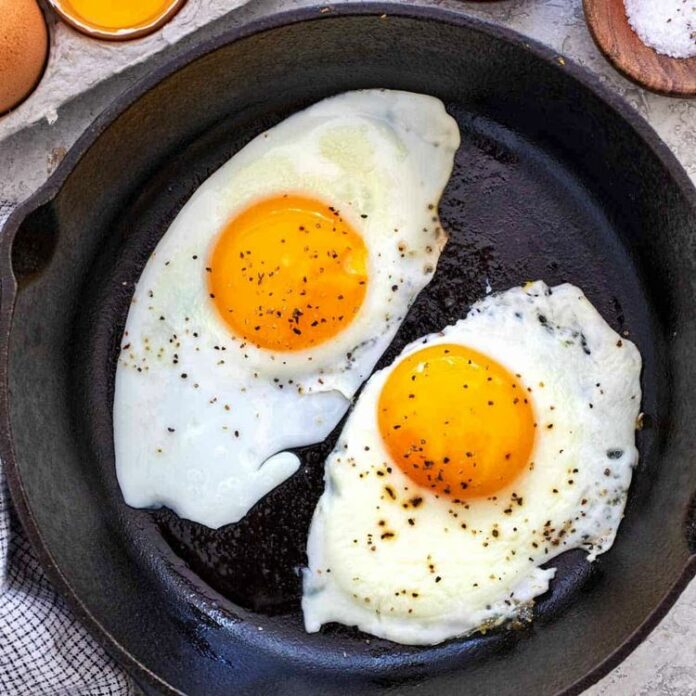 Fried Egg Calories (How Many Calories In 1 Fried Egg)